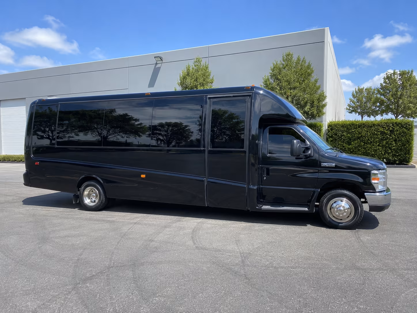 affordable evansville prom party bus prices split across your group